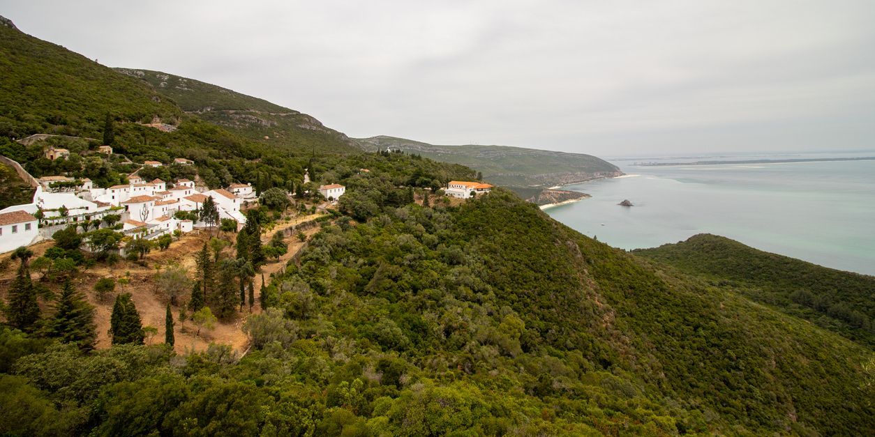 Convento-da-Arrabida-Serra-da-Arrabida-Setubal.jpg