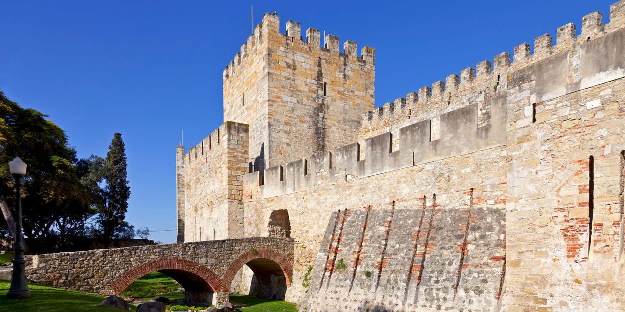 St-Georges-Castle-Lisbon-castello.jpg