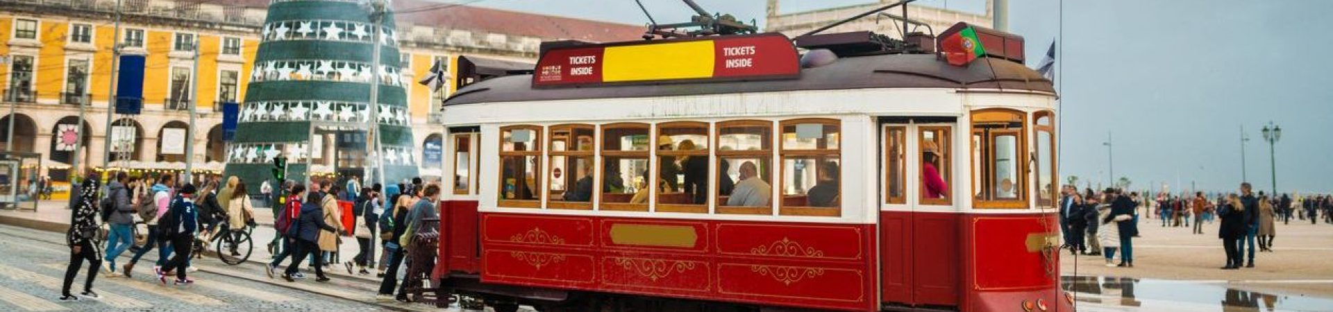 People enjoying Christmas in Lisbon outdoors Christmast-portugal-Experience.jpg