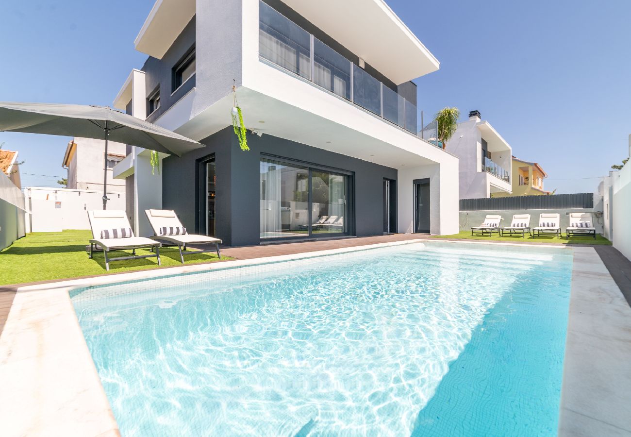 Villa en Aroeira - Villa Alva