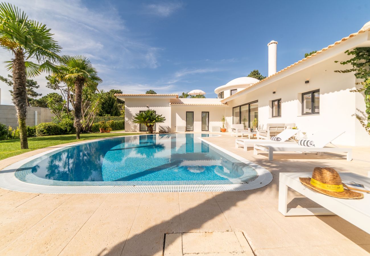 Villa avec piscine privée chauffée, jacuzzi et vue sur le parcours de golf dans le complexe Aroeira PGA Golf Resort