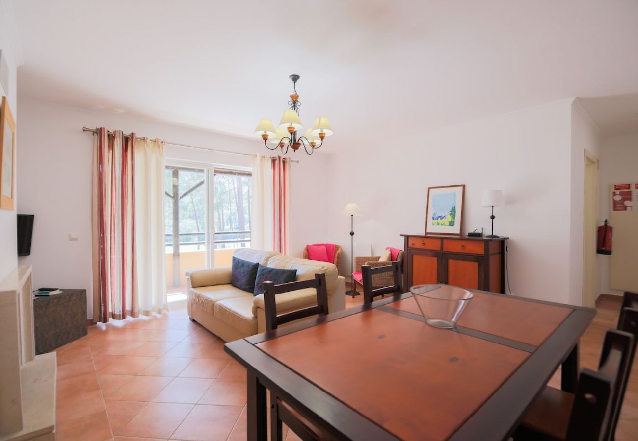 Apartamento em Herdade da Aroeira - Apartment Nitin