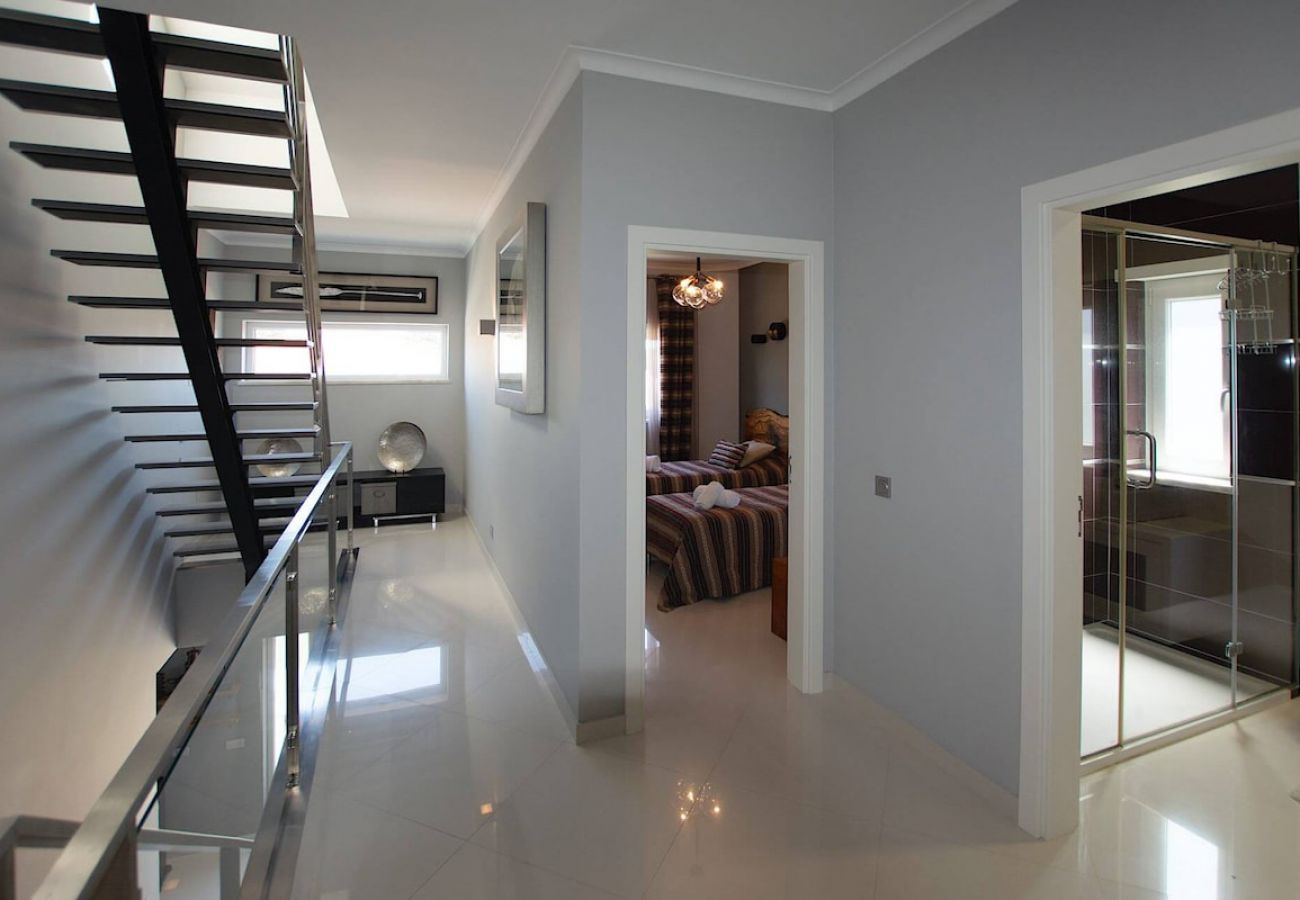 Villa em Lagoa de Albufeira - Happy Villa