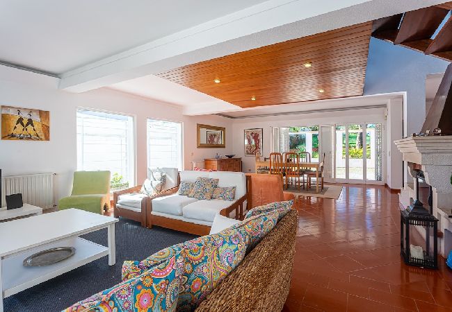 Casa em Aldeia do Meco - Villa Flora Casa em Aldeia do Meco - Villa Flora