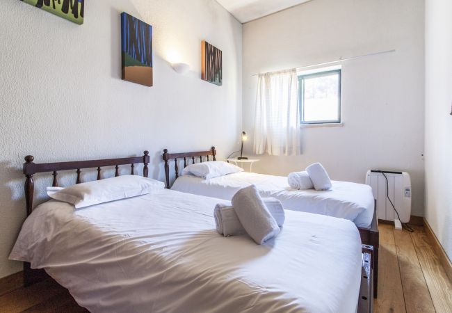 Villa em Herdade da Aroeira - Villa do Cisne Villa em Herdade da Aroeira - Villa do Cisne