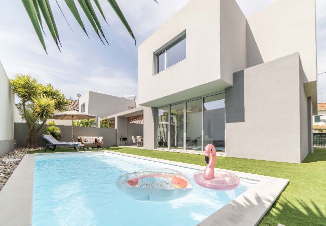 Villa em Aroeira - Villa Kamila