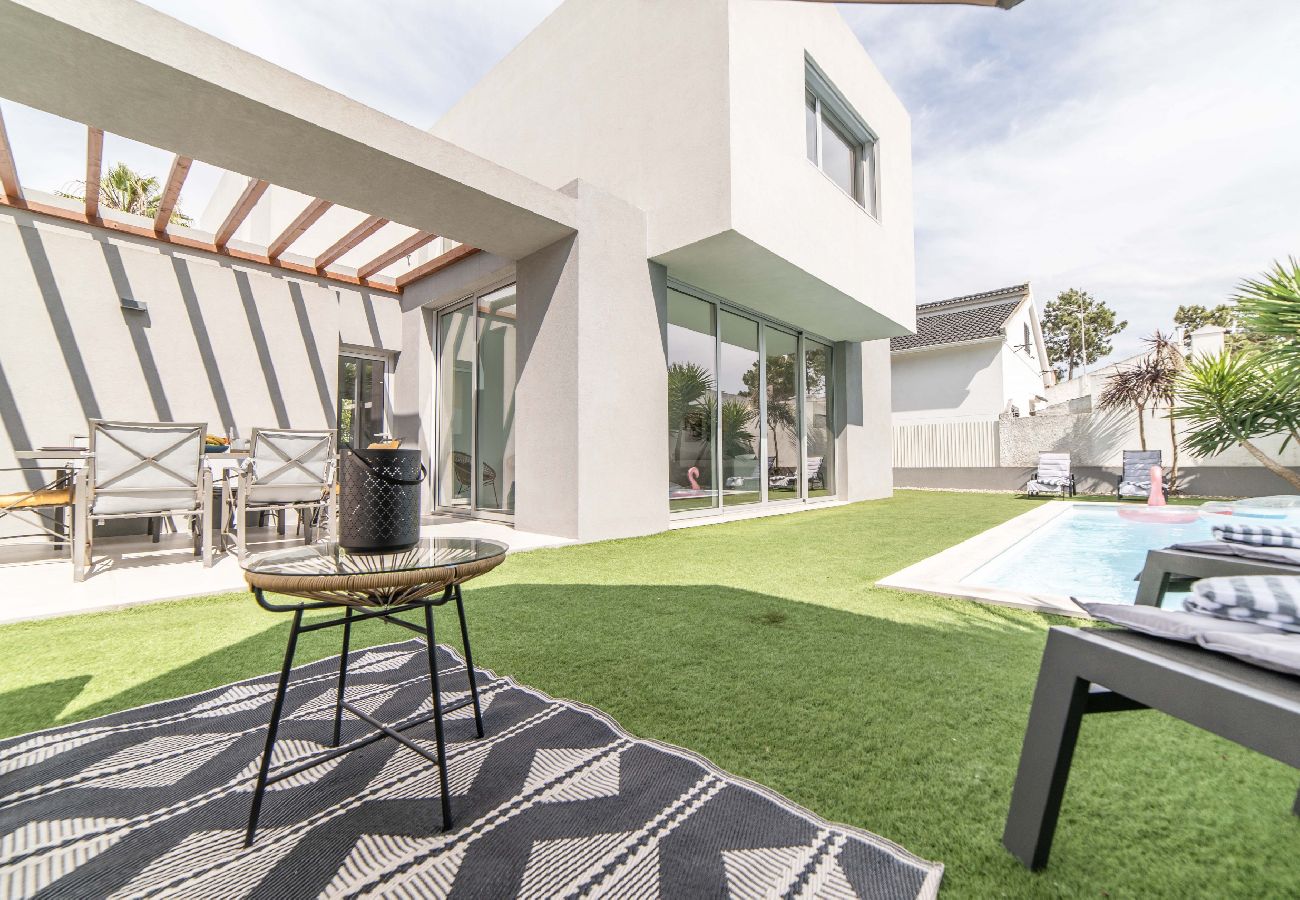Villa em Aroeira - Villa Kamila
