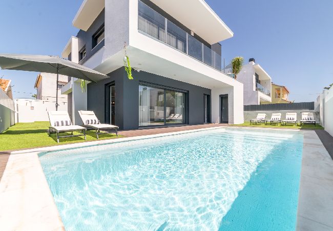 Villa em Aroeira - Villa Alva