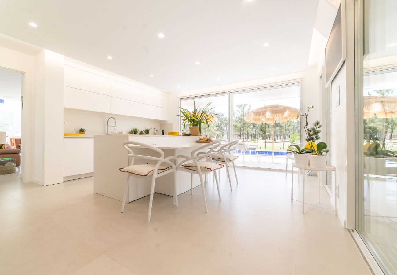 Villa em Herdade da Aroeira - Villa Les Iris