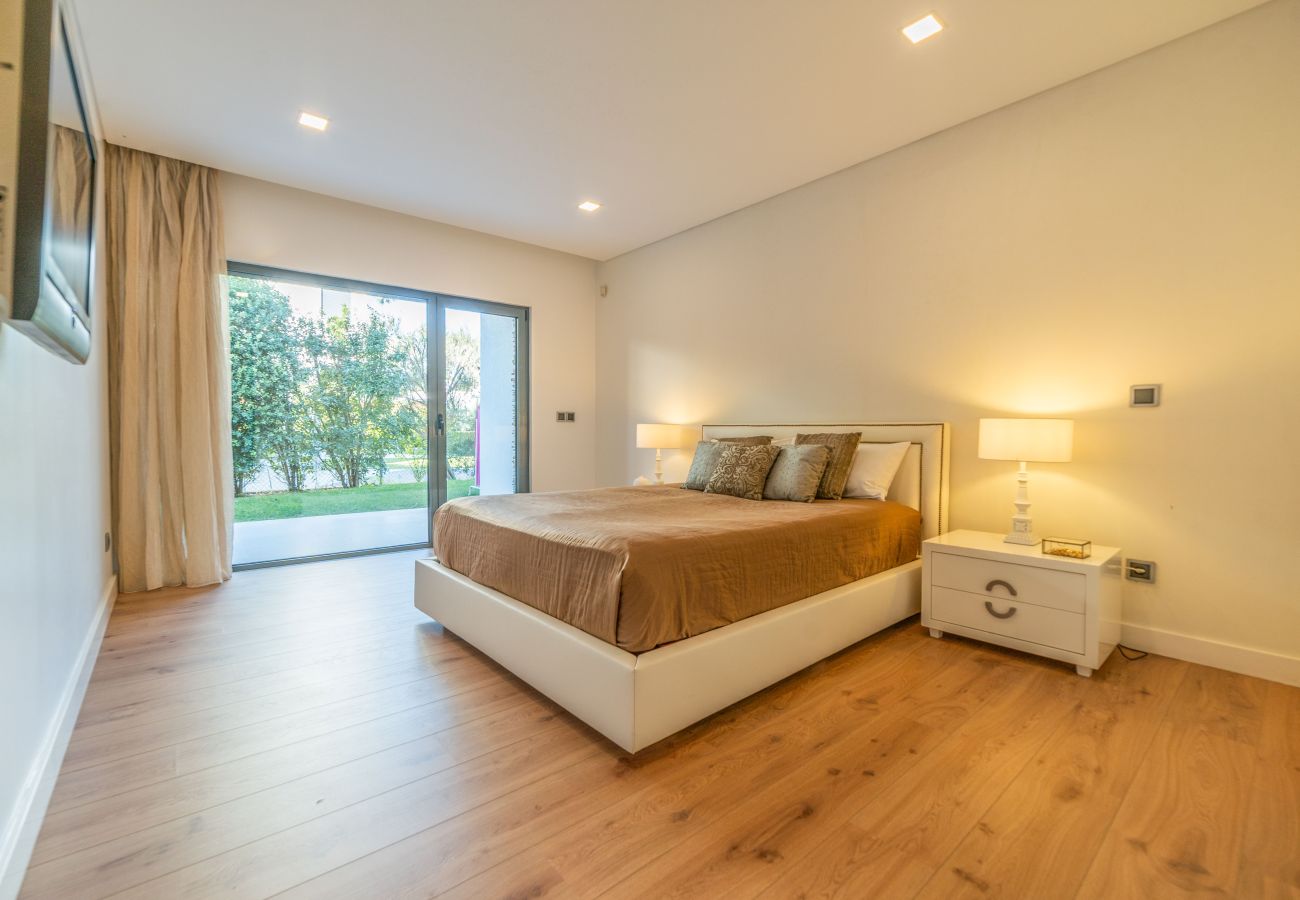 Villa em Herdade da Aroeira - Villa Maria