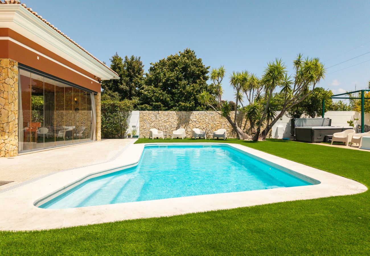 Villa em Quinta do Conde - Villa Aura