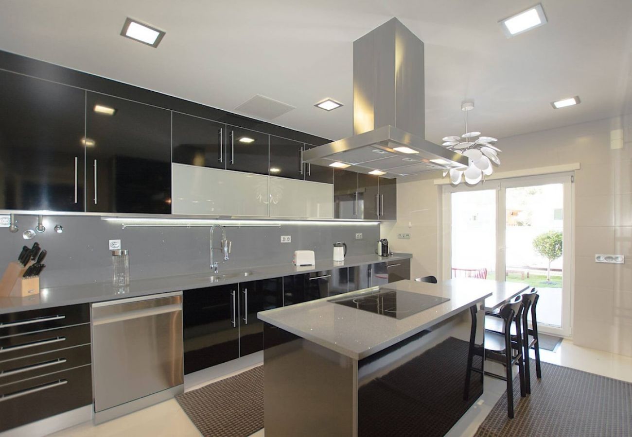 Villa in Lagoa de Albufeira - Happy Villa