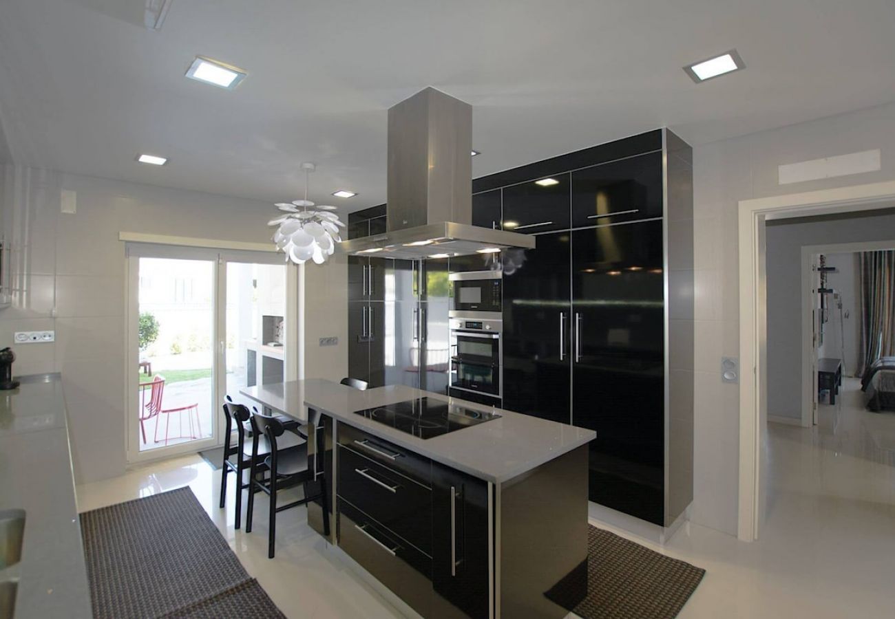 Villa in Lagoa de Albufeira - Happy Villa