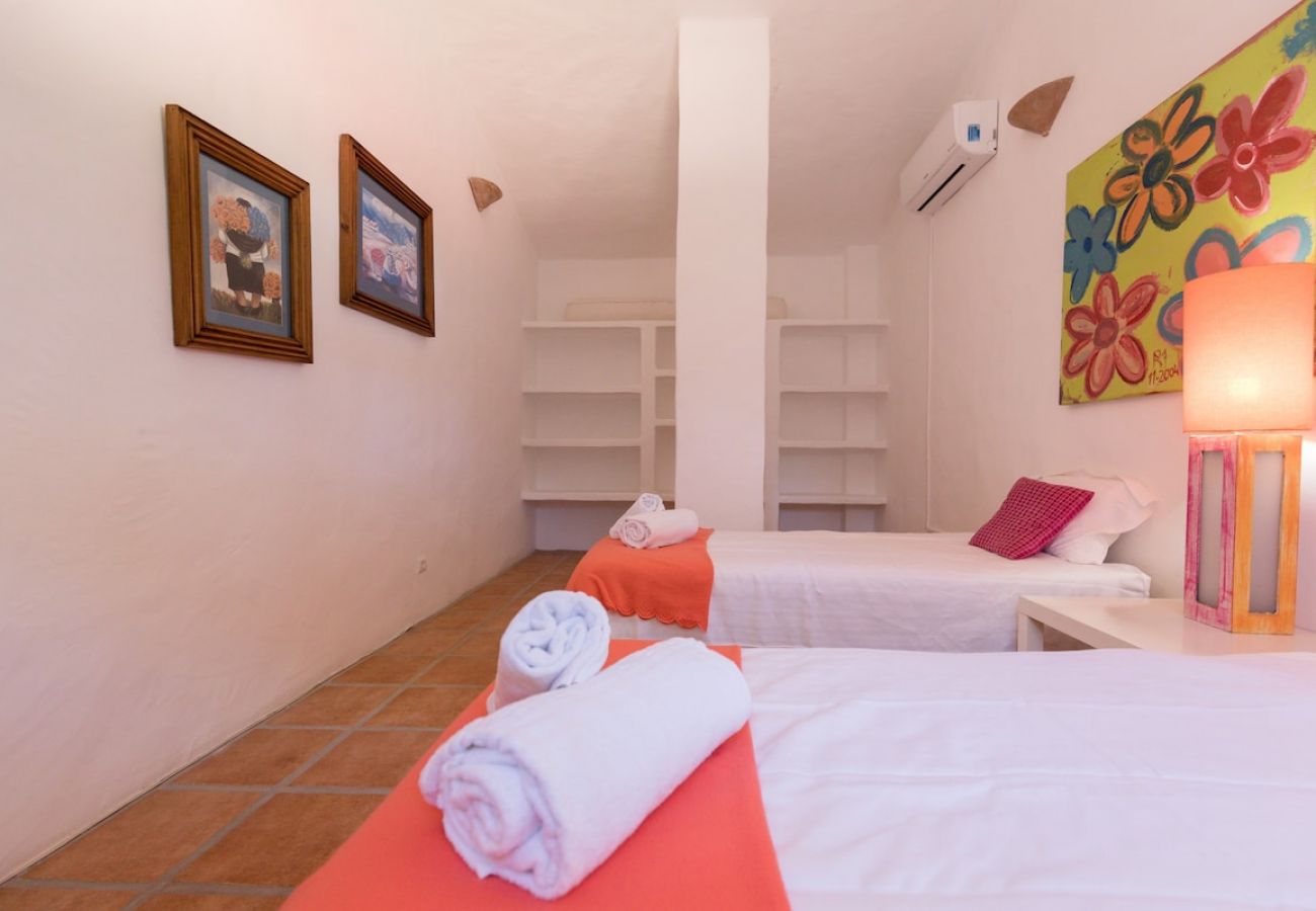 Villa in Herdade da Aroeira - Villa Bambu