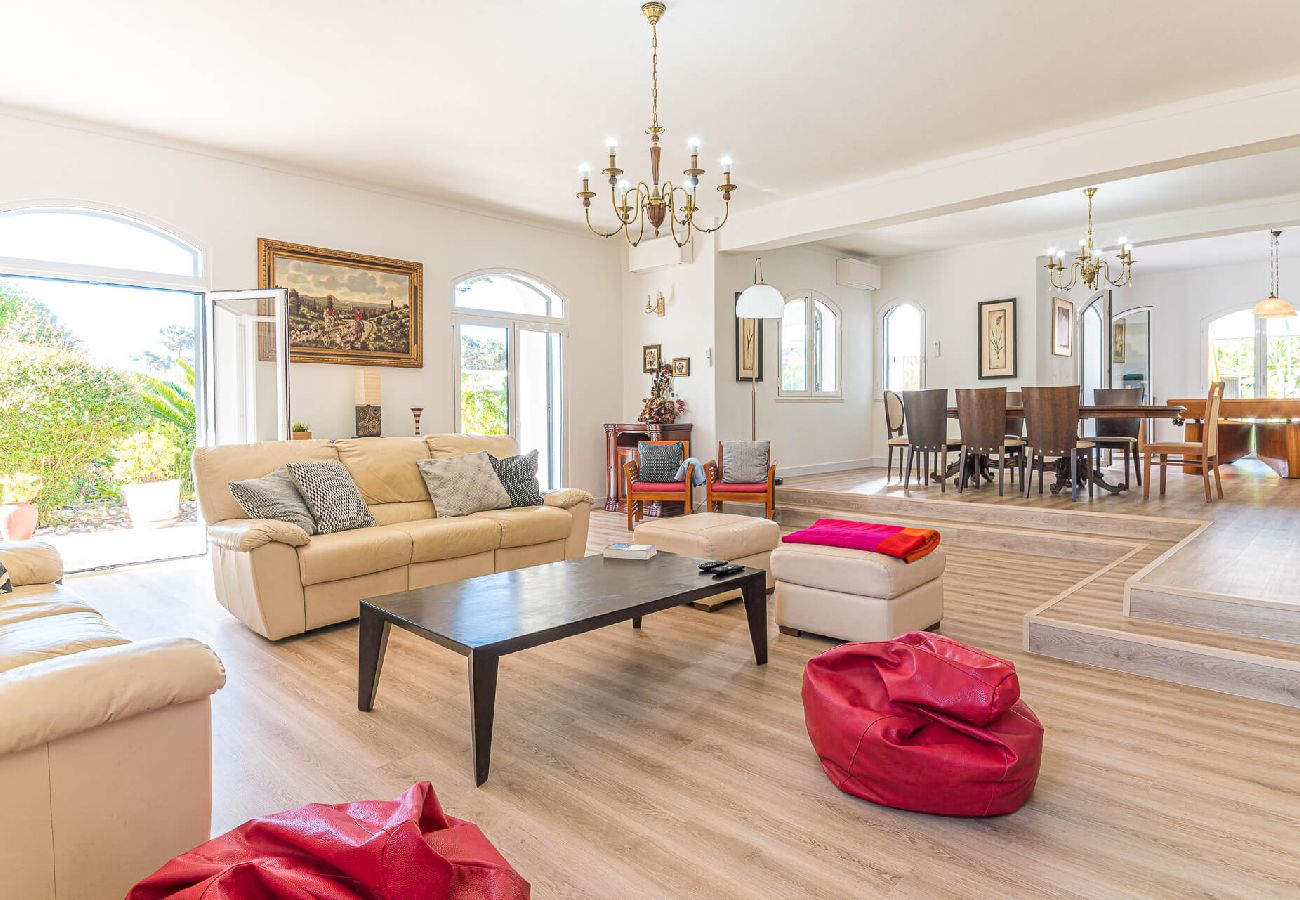 Villa in Aroeira - Villa Buganvilia