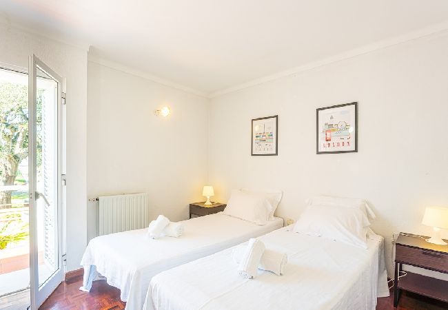 House in Aldeia do Meco - Villa Flora House in Aldeia do Meco - Villa Flora