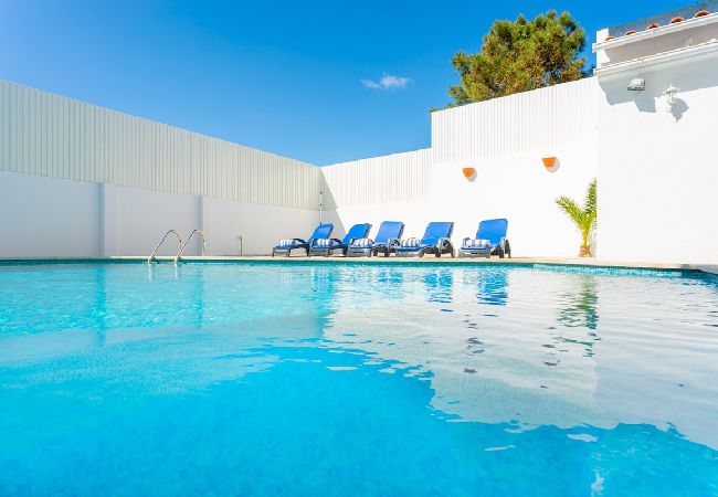 Villa in Charneca de Caparica - Villa Sol e Mar Villa in Charneca de Caparica - Villa Sol e Mar