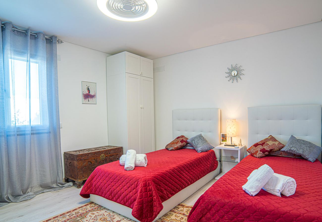 Villa in Aroeira - Villa Santi