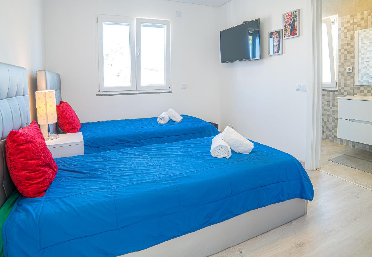 Villa in Aroeira - Villa Santi