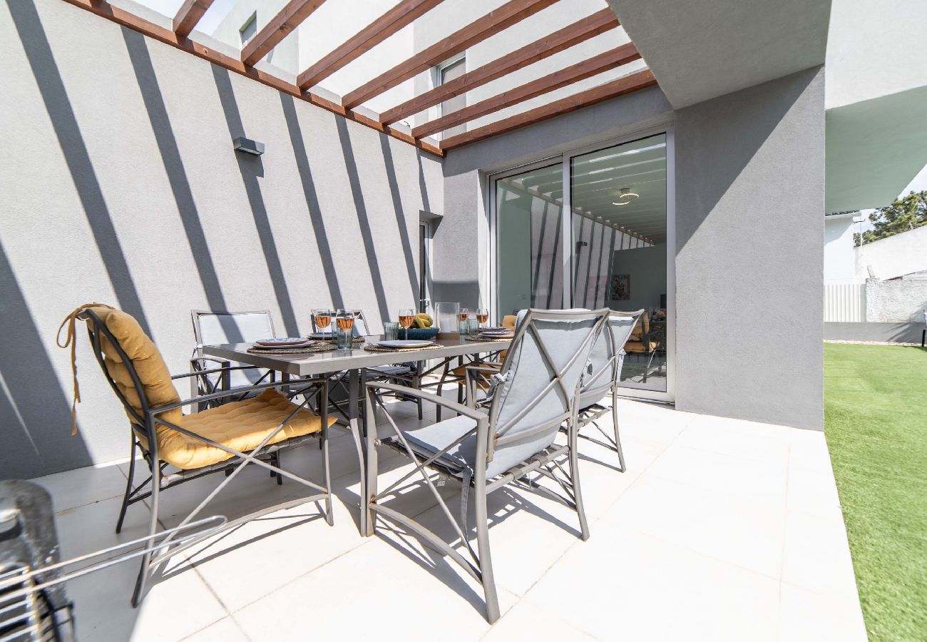 Villa in Aroeira - Villa Kamila