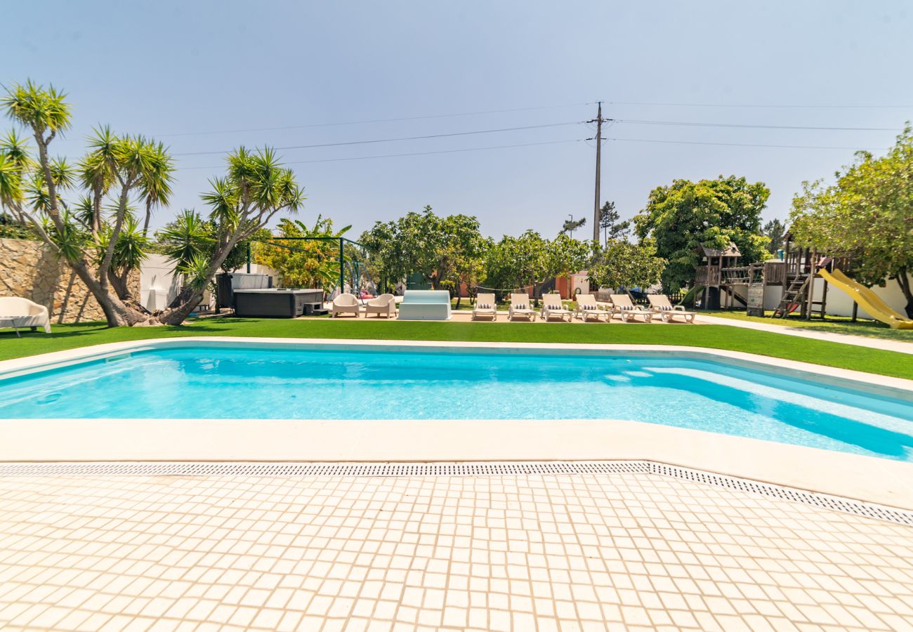 Villa in Quinta do Conde - Villa Aura